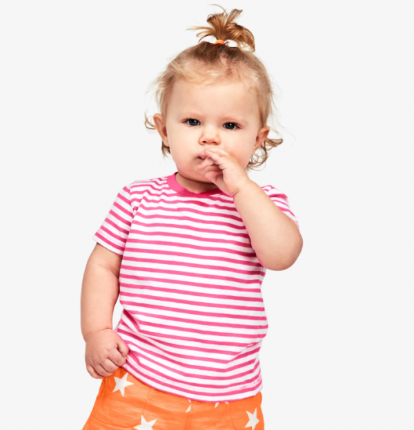 Kaos dengan motif garis-garis